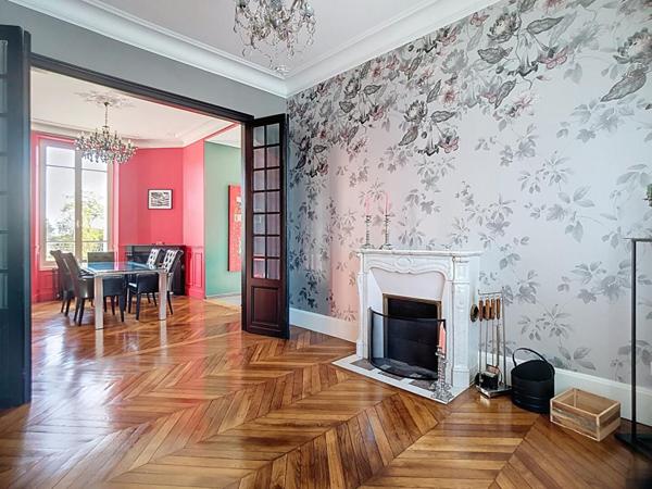 Maison de maître en Bourgogne, 6 pièce(s) 225 m2 sur 4.547 m² terrain