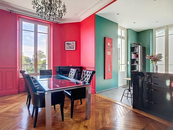 Maison de maître en Bourgogne, 6 pièce(s) 225 m2 sur 4.547 m² terrain