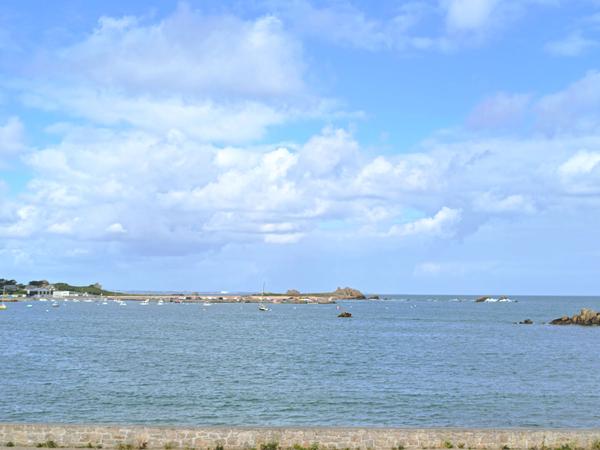 Maison vue Mer entièrement rénovée Plougasnou