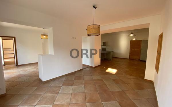 Maison à vendre    7 pièces •  Carpentras