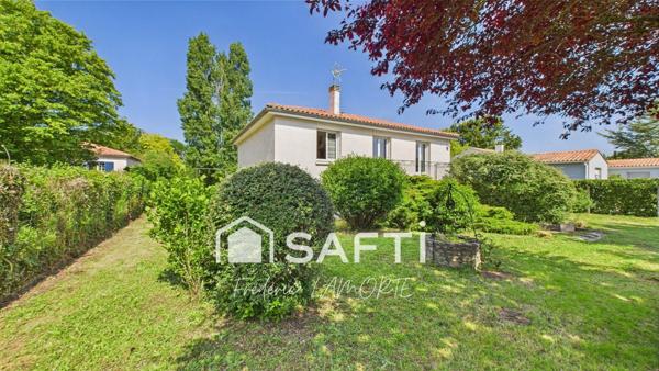 Maison à rafraichir au coeur de Sainte-Soulle