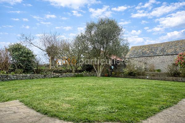 Vente Maison107 m² - 5 Pièces - SAINT PIERRE EGLISE (50330)