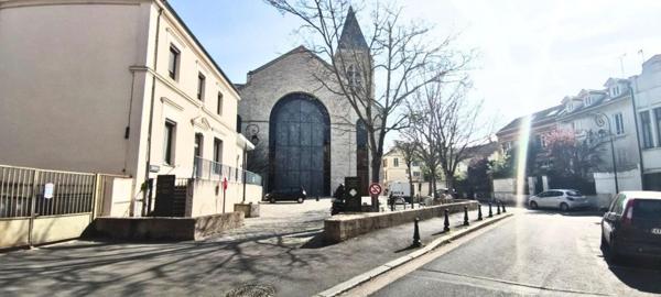 **RARE – LE CHARME DE L’ANCIEN AU CŒUR DE NANTERRE – DUPLEX DERNIER ÉTAGE**