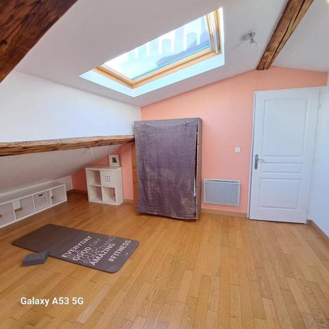 **RARE – LE CHARME DE L’ANCIEN AU CŒUR DE NANTERRE – DUPLEX DERNIER ÉTAGE**