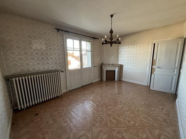 Maison à vendre 64 960 € Montluçon 8 p 92 m² DPE E