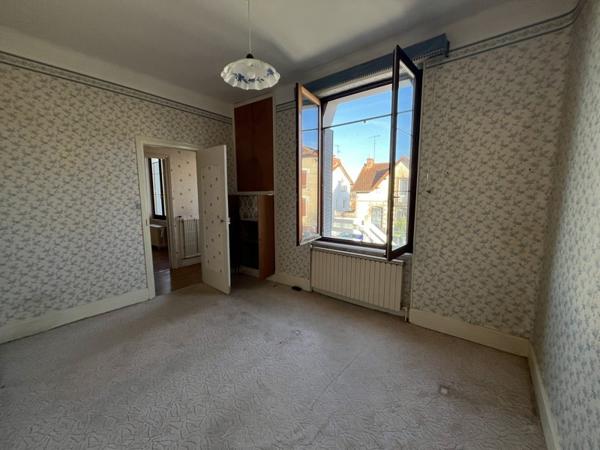 Maison à vendre 64 960 € Montluçon 8 p 92 m² DPE E