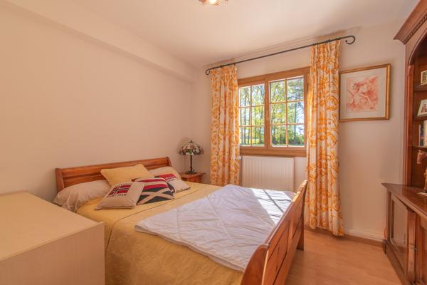 Maison Vierzon 245.35 m2 - 9 pièces - 6 chambres -