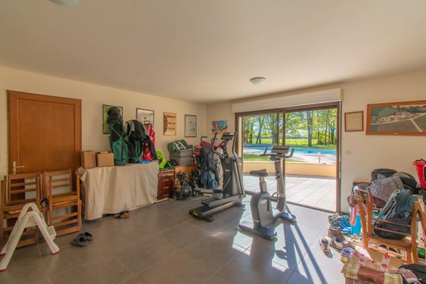 Maison Vierzon 245.35 m2 - 9 pièces - 6 chambres -