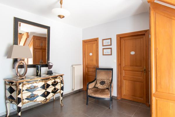 Maison Vierzon 245.35 m2 - 9 pièces - 6 chambres -