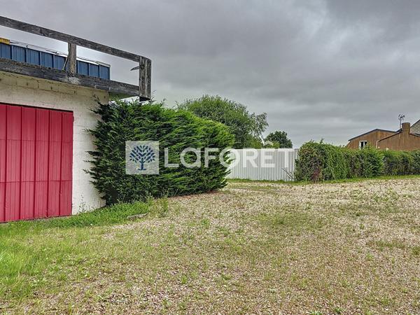 Achat local commercial Le Cellier - 766 m² - 419 750 €