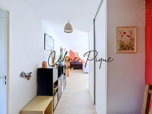 Appartement 4 pièces 3 chambres avec loggia cave et parking!