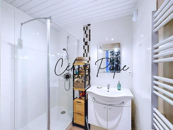 Appartement 4 pièces 3 chambres avec loggia cave et parking!