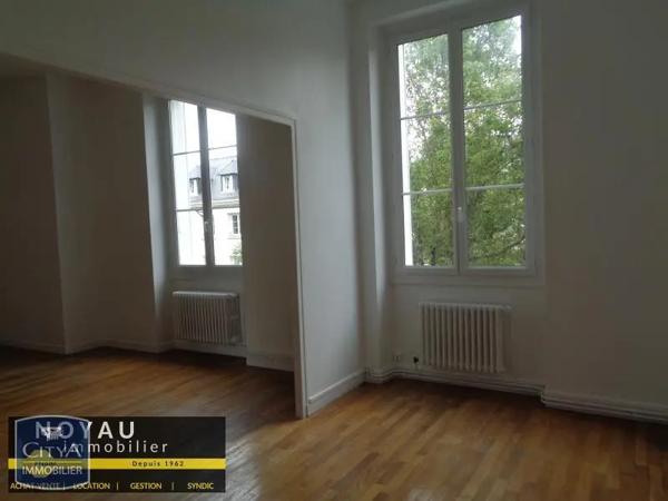 Appartement à louer 4 pièces 102m²