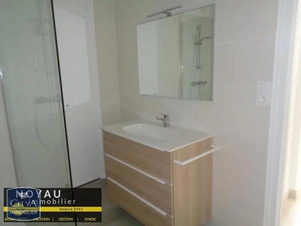 Appartement à louer 4 pièces 102m²