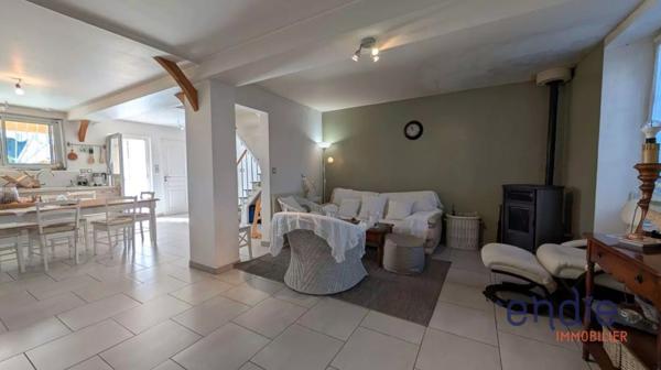 Maison de ville à Hagetmau, 103 m² habitables, terrain de 257 m², 5 pièces dont 3 chambres