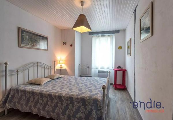 Maison de ville à Hagetmau, 103 m² habitables, terrain de 257 m², 5 pièces dont 3 chambres