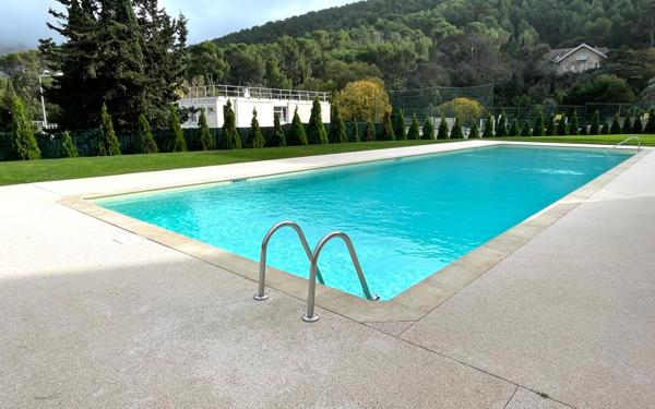 Appartement à vendre    5 pièces • 84,42 m2 Marseille 9