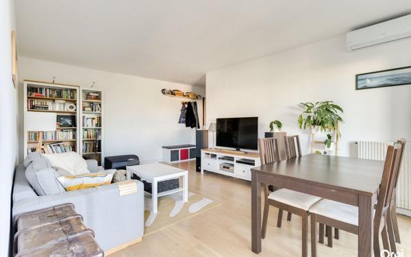 Appartement à vendre    5 pièces • 84,42 m2 Marseille 9