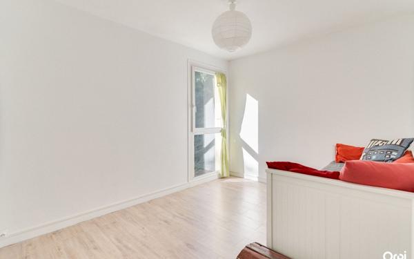 Appartement à vendre    5 pièces • 84,42 m2 Marseille 9