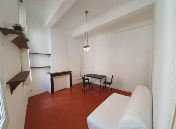 A LOUER - AIX EN PROVENCE - CENTRE VILLE - STUDIO MEUBLE