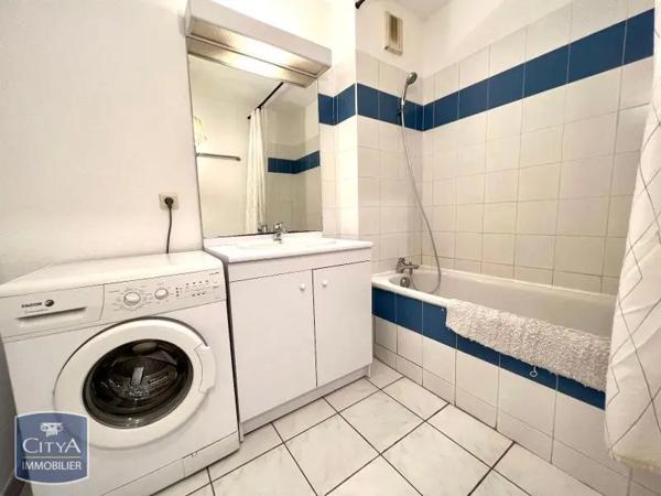 Appartement à louer 2 pièces 49m² Avignon (84000)