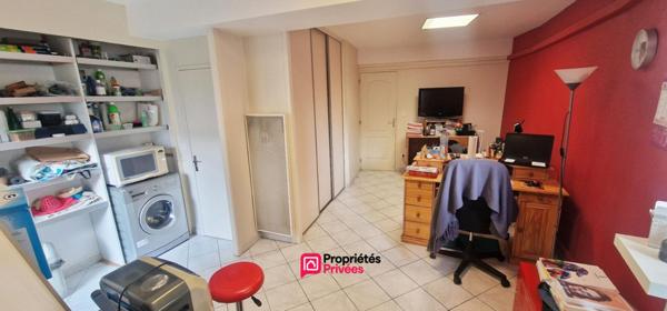 Immeuble de rapport - 90 m² - 4 pièces - local commercial et appartement T2