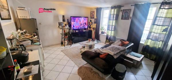 Immeuble de rapport - 90 m² - 4 pièces - local commercial et appartement T2