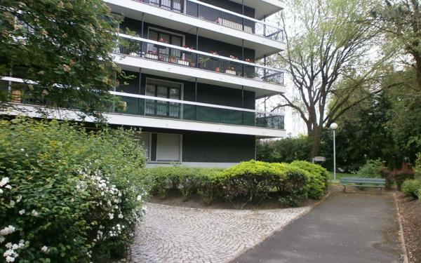 Appartement à vendre    4 pièces • 96,28 m2 Saint-Gratien