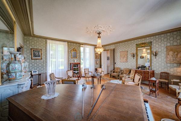 MAGNIFIQUE PROPRIETE AVEC MAISON DE MAITRE ET DEPENDANCES SUR  + DE 3 HA