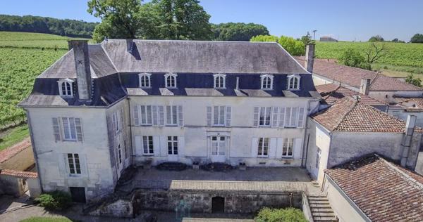 MAGNIFIQUE PROPRIETE AVEC MAISON DE MAITRE ET DEPENDANCES SUR  + DE 3 HA