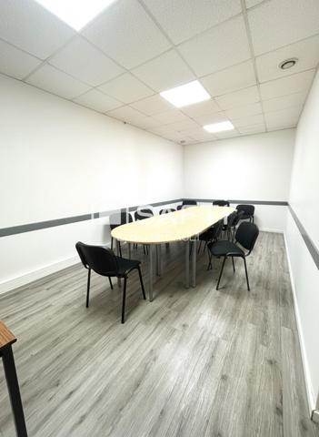 Bâtiment pro avec stockage et chambres froides