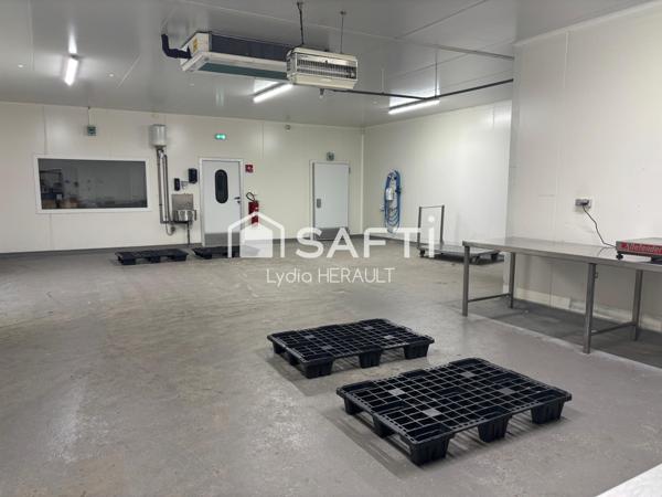 Bâtiment pro avec stockage et chambres froides