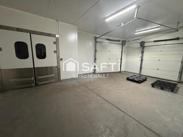 Bâtiment pro avec stockage et chambres froides