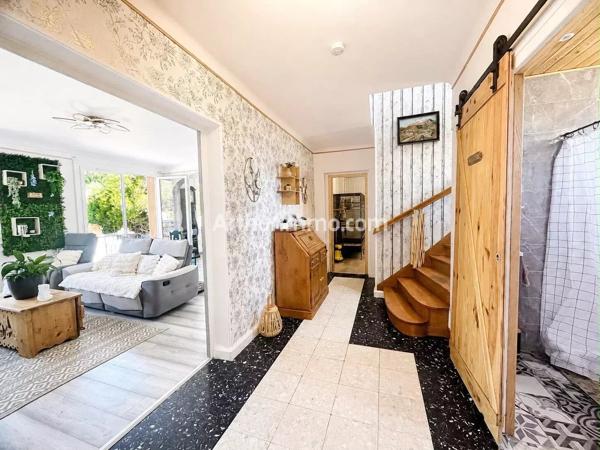 Vente                                                      Maison
                        
                     7 pièces                      189 m2                     à Cousance