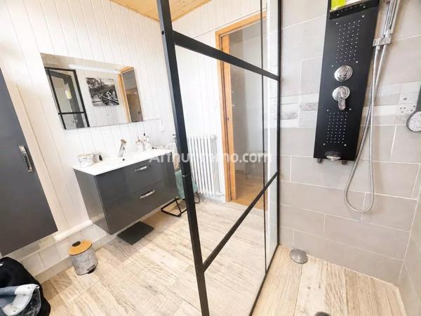 Vente                                                      Maison
                        
                     7 pièces                      189 m2                     à Cousance