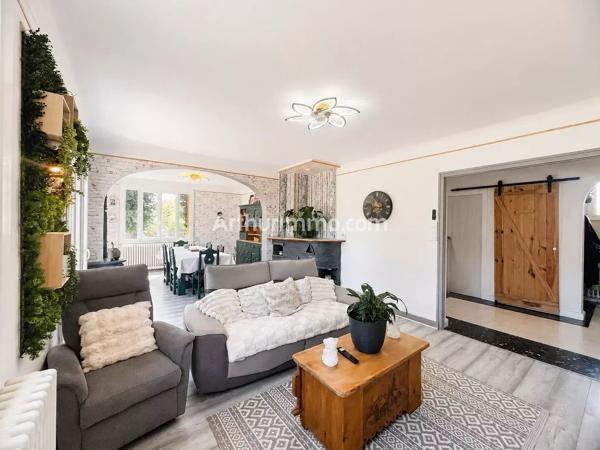 Vente                                                      Maison
                        
                     7 pièces                      189 m2                     à Cousance