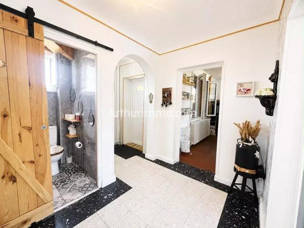 Vente                                                      Maison
                        
                     7 pièces                      189 m2                     à Cousance