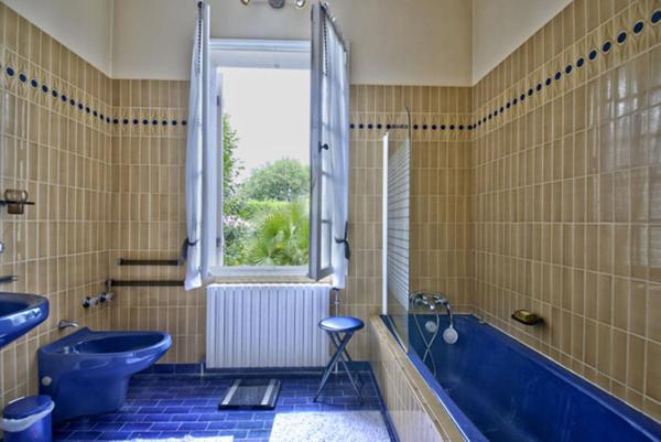Villa de 220 m² - Piscine & parc paysager de 1 300 m² - Calme absolu à proximité immédiate du centre-ville