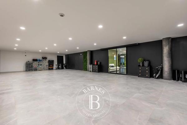 Saint-Gély-du-Fesc, Maison  1 300 m² à vendre