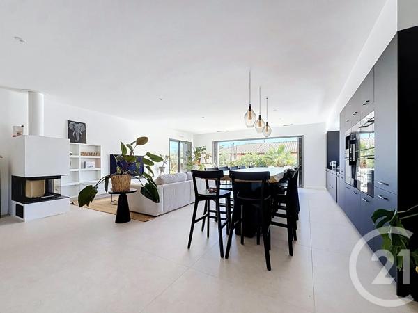 Maison à vendre  5 pièces - 159,66 m 2   GUJAN MESTRAS  - 33