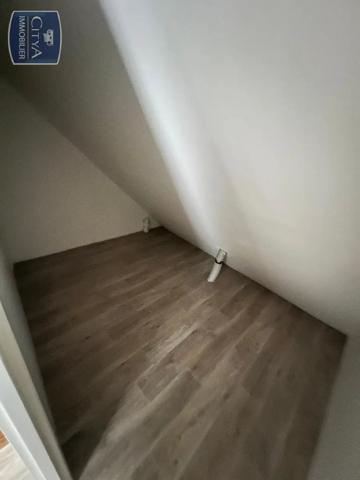 Appartement à louer 2 pièces 66.89m² Mézières-en-Brenne (36290)