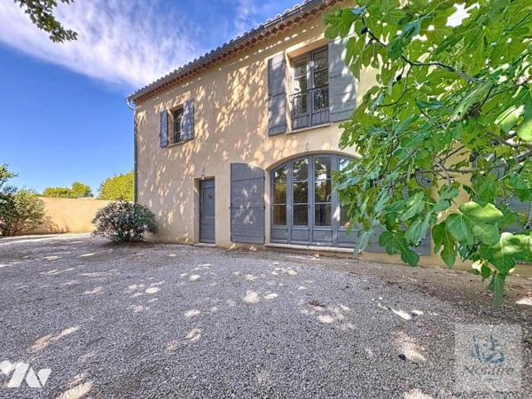 Saint-Rémy-de-Provence - Mas de 17 pièces - 423,91 m²