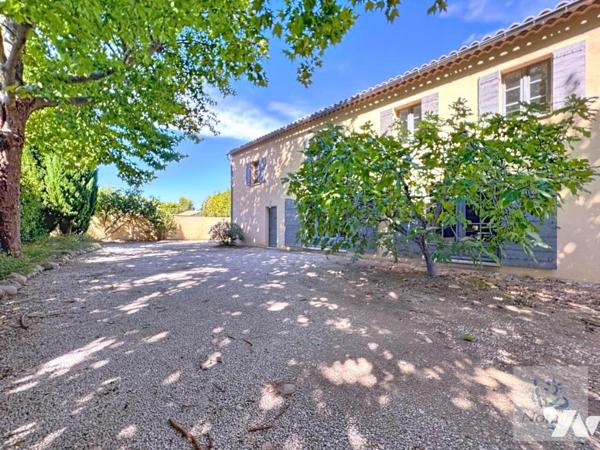 Saint-Rémy-de-Provence - Mas de 17 pièces - 423,91 m²