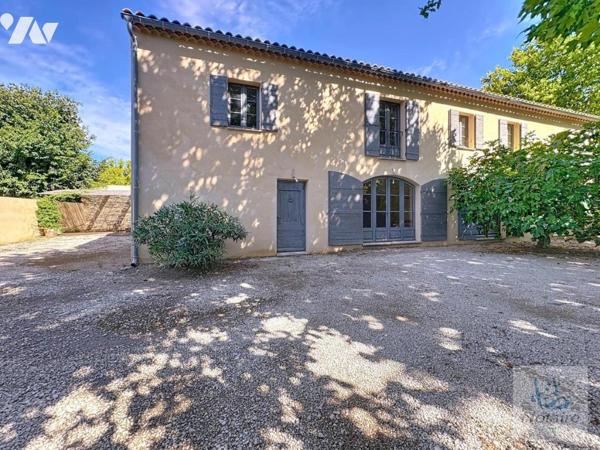 Saint-Rémy-de-Provence - Mas de 17 pièces - 423,91 m²
