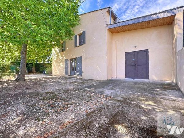 Saint-Rémy-de-Provence - Mas de 17 pièces - 423,91 m²