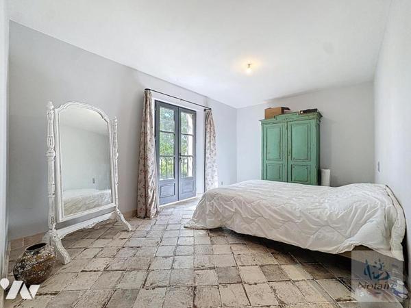 Saint-Rémy-de-Provence - Mas de 17 pièces - 423,91 m²