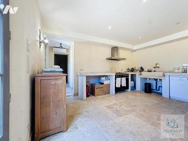 Saint-Rémy-de-Provence - Mas de 17 pièces - 423,91 m²