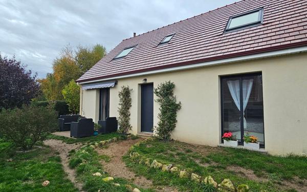 Maison à vendre    4 pièces •  Limetz-Villez