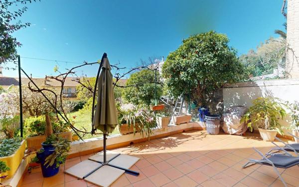 Maison à vendre    7 pièces • 207,50 m2 Hyères