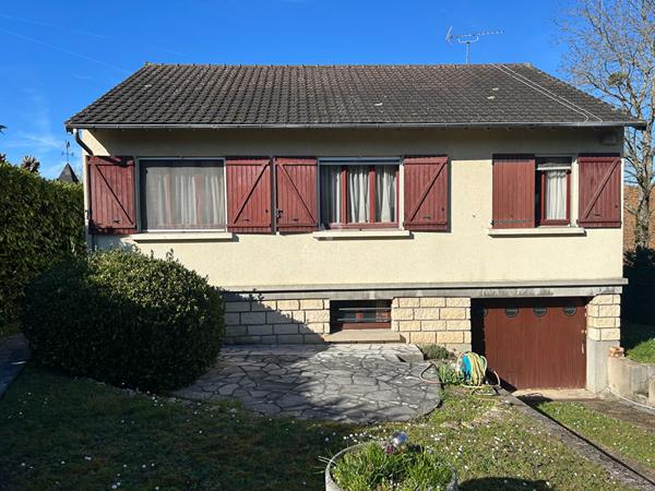 Maison 4 pièces 3 chambres 75 m2 €519 000 ** - Référence 9107